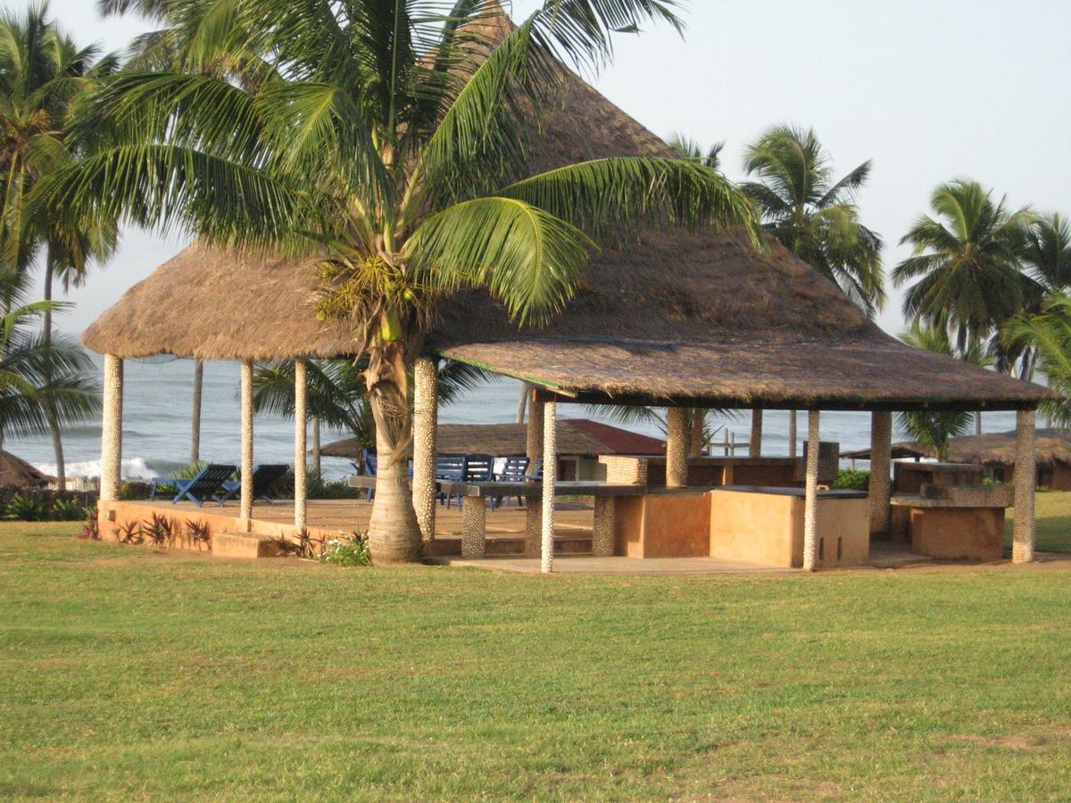 Sankofa Beach House Hotell Kokrobite Exteriör bild