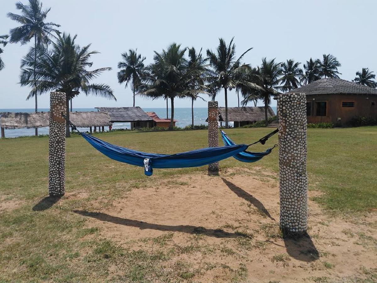 Sankofa Beach House Hotell Kokrobite Exteriör bild